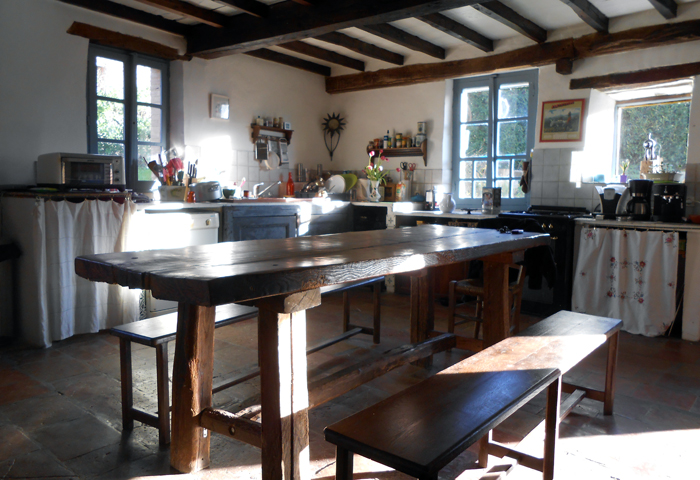 beautiful and warm kitchen, Batisse Belhomme, Tarn