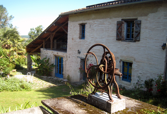old restored farm in Tarn, guest bedrooms in Puycelsi